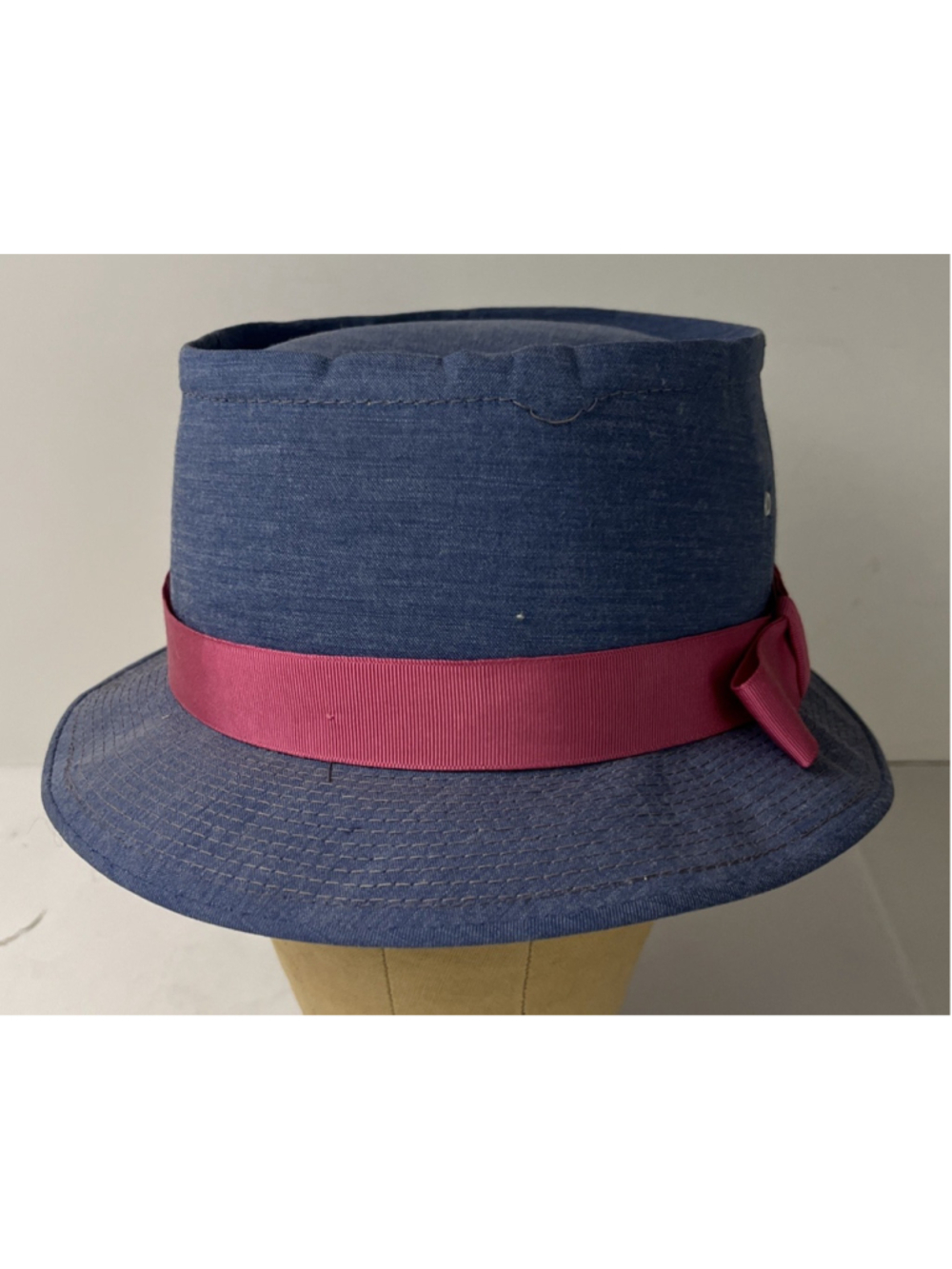 Vintage 1970s Farnham Hall Denim Bucket Hat Pink Bow Preppy Ivy League USA Sz 7